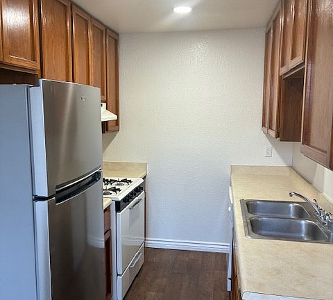 2nd image of 4138 Illinois St APT 8