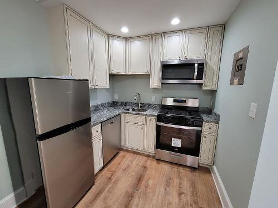 2nd image of 4 E 30th St #4.3