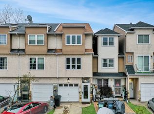 20 Long Pond Ln, Staten Island, NY 10304