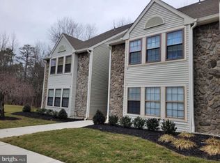 17 Bridgewater Dr, Marlton, NJ 08053