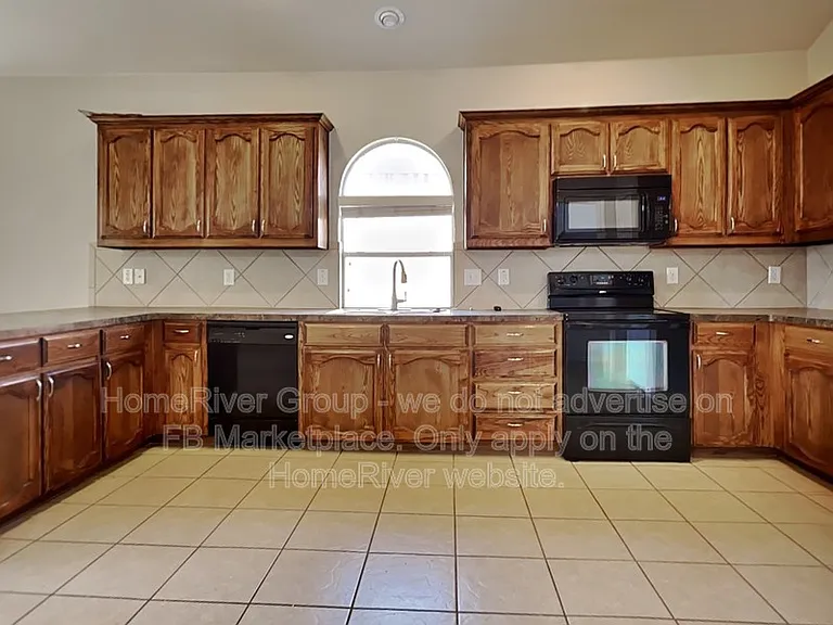 4005 Martinsburg Dr — Photo 6