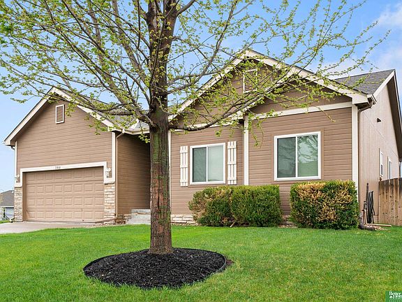 3rd image of 13808 Clearwater Dr