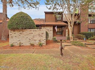 33 Cascades Cir W, Clinton, MS 39056