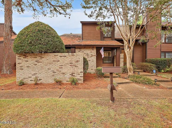 33 Cascades Cir W, Clinton, MS 39056