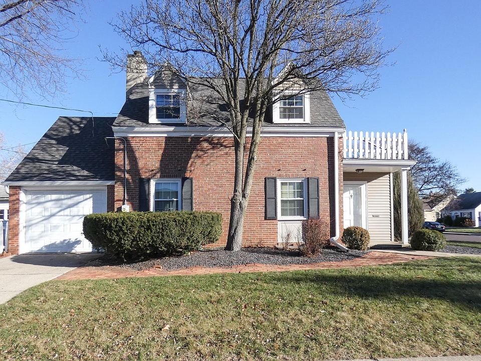 1st image of 1117 E Fairoaks Ave