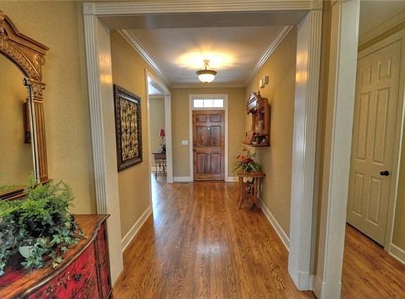 2nd image of 1352 Barkleigh Ln