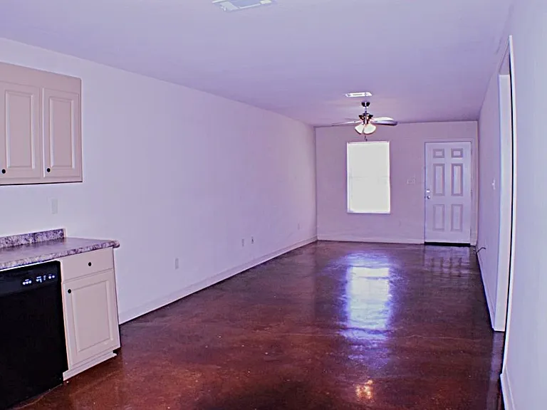 1115 Howell Rd #H — Photo 4