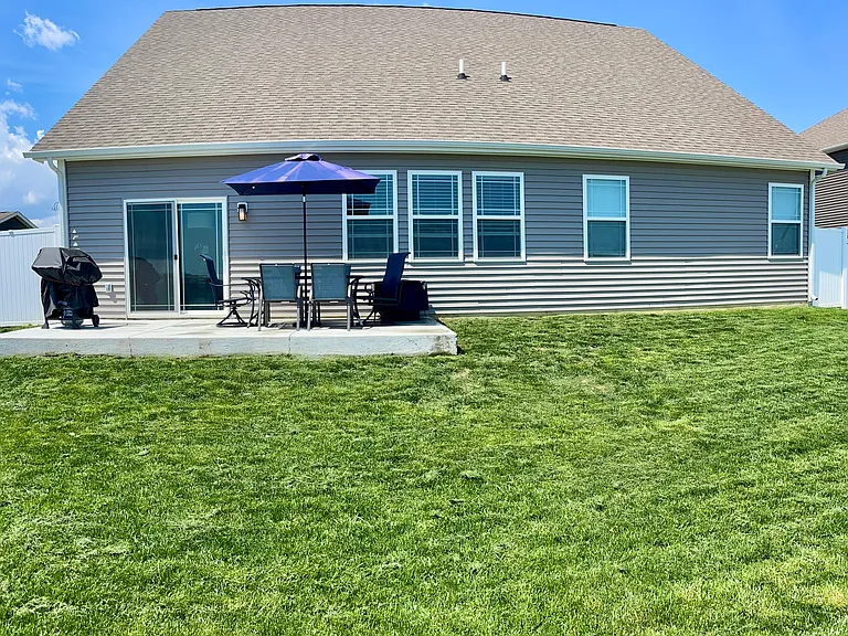 141 Thorpe Dr — Photo 4