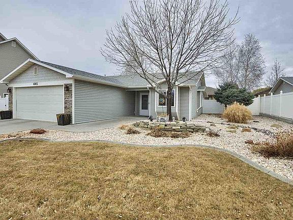 3rd image of 641 Mount Julian Dr