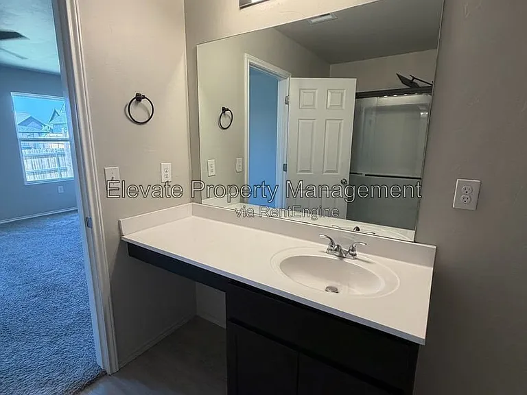 11729 NW 100th St — Photo 22