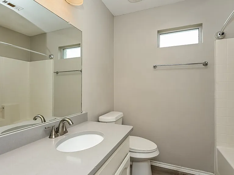 1108 Boxwood Dr — Photo 14