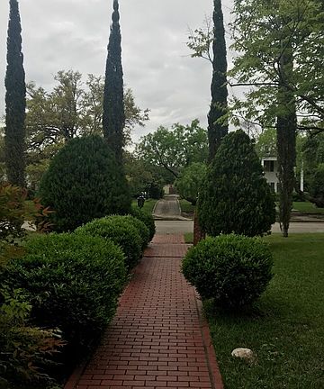 3rd image of 2160 W Gramercy Pl