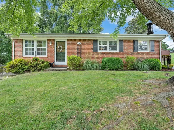 1411 Freeborn Cir, Roanoke, VA 24014