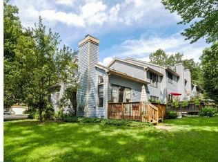 10 Woodstream Ct, Lambertville, NJ 08530