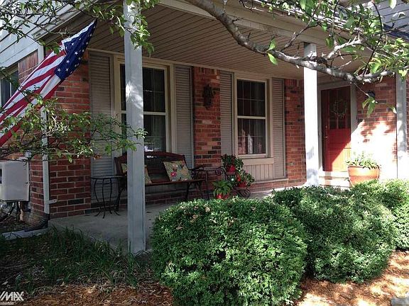 4th image of 21170 Winchester St