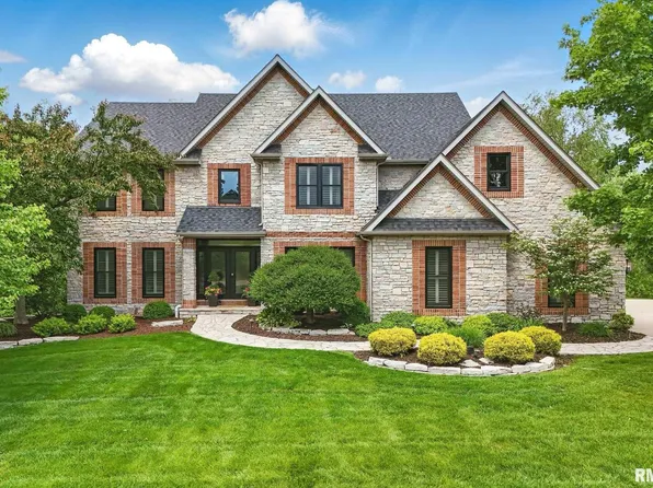 6531 Eagle Ridge Rd, Bettendorf, IA 52722