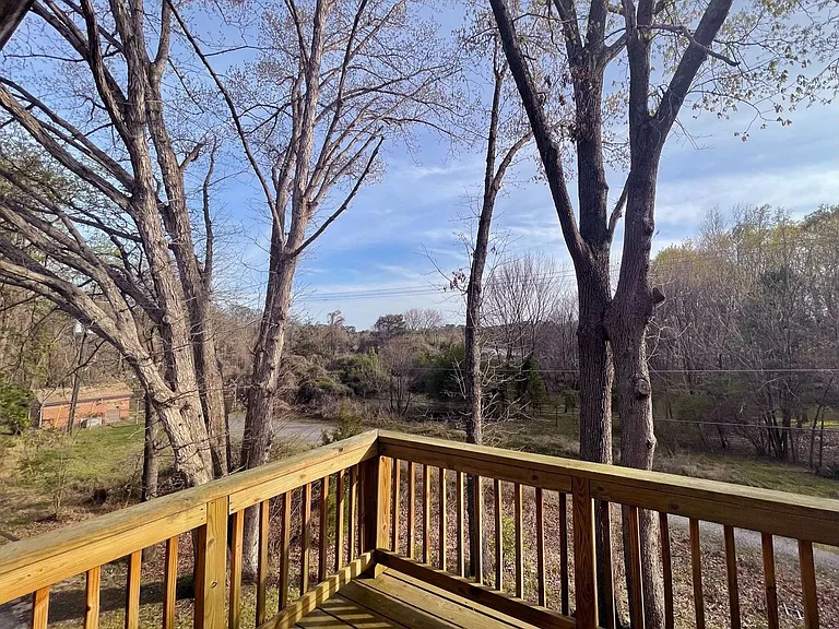 151 Albemarle Dr — Photo 2