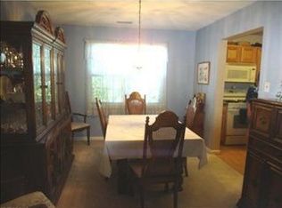 19 Grist Mill Dr, Hampton, VA 23669