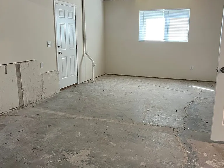 476 London Ct — Photo 27