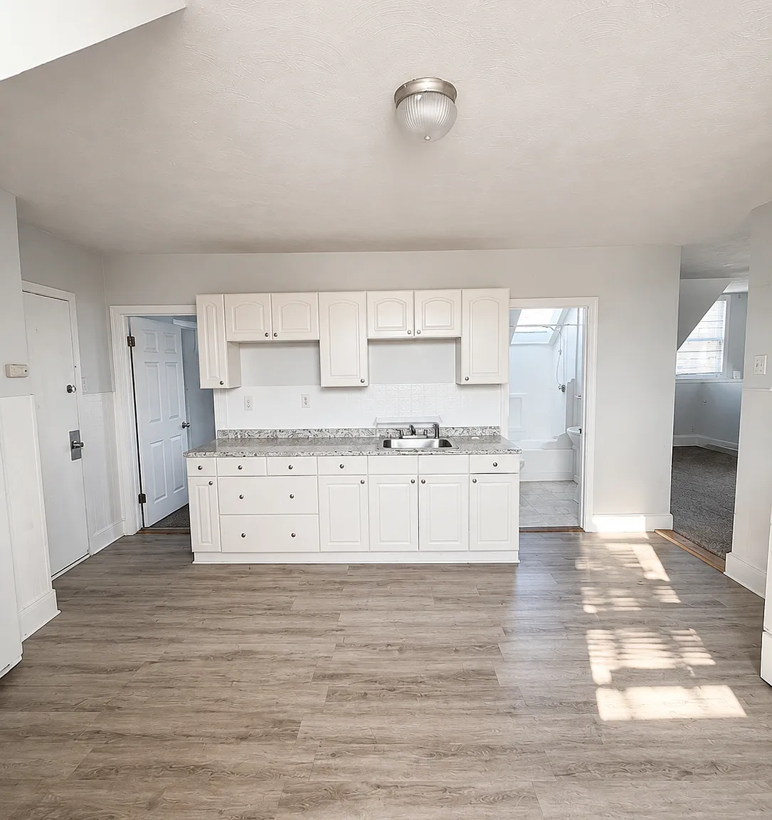 2 bed, 900 sqft, $2,400 — Photo 1