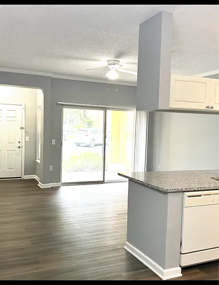 413 Arbor Lakes Cir — Photo 4