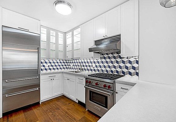 4th image of 22 W 15th St APT 3D
