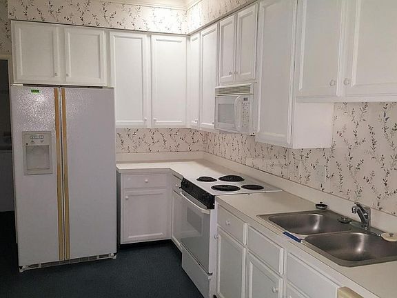 4th image of 4506 Middleton Park Cir E