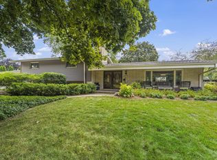 2251 W Kenboern Dr, Glendale, WI 53209