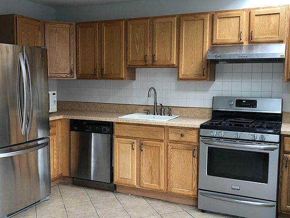 3rd image of 25 Brad Ln