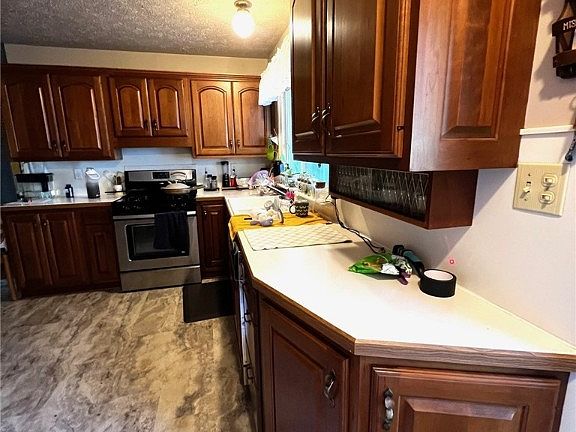 5th image of 3788 Adrian Dr SE