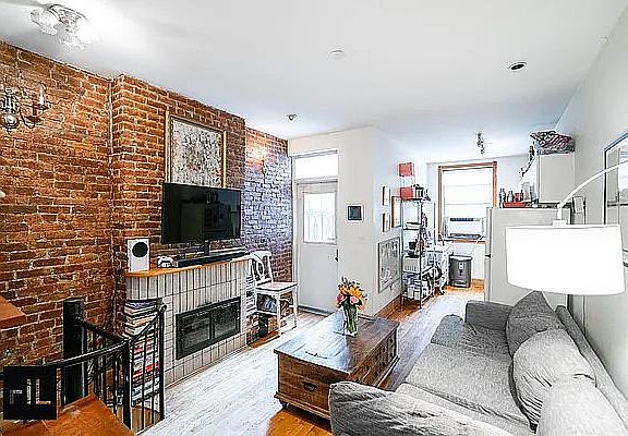 2nd image of 481 12th St #1E
