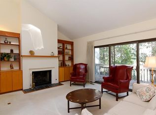 809 E Franklin St APT D, Chapel Hill, NC 27514