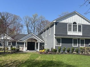 2 Schuyler Rd, Allendale, NJ 07401