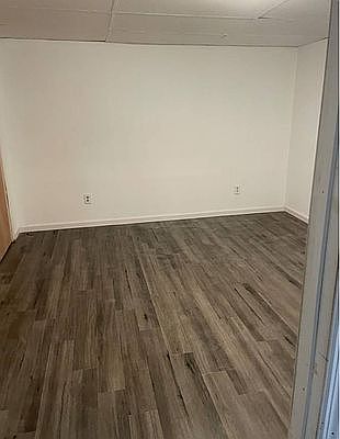 4th image of 3553 Hylan Blvd #1