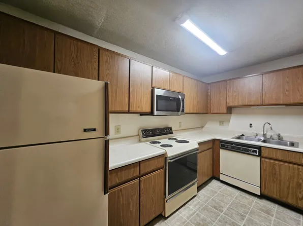 131 N Elm St #7, Gwinn, MI 49841