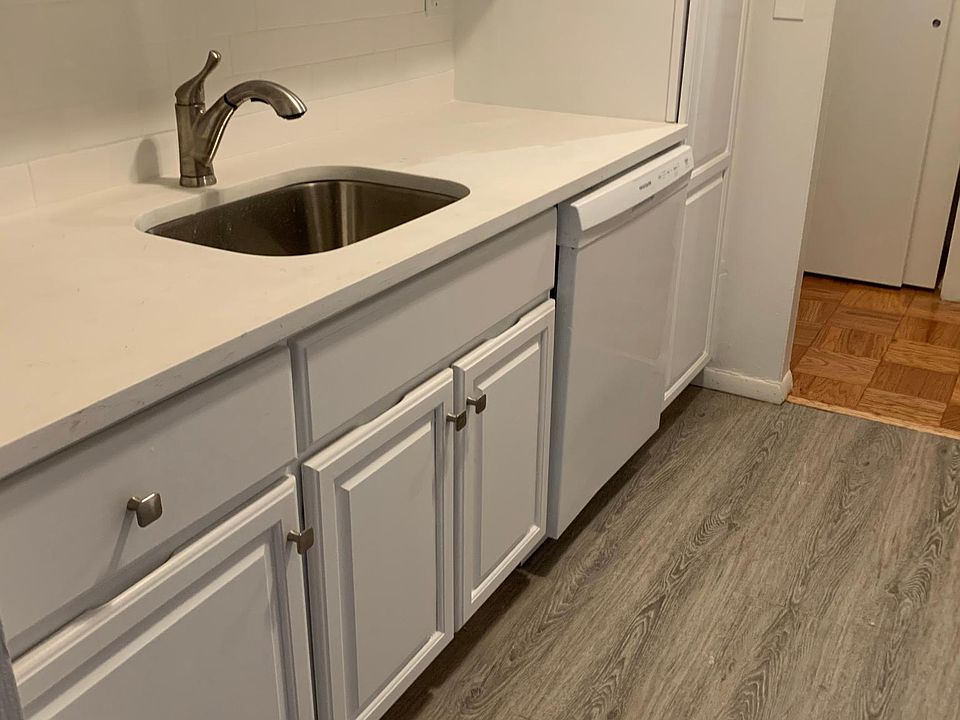 1st image of 140 Sweetfield Cir #1