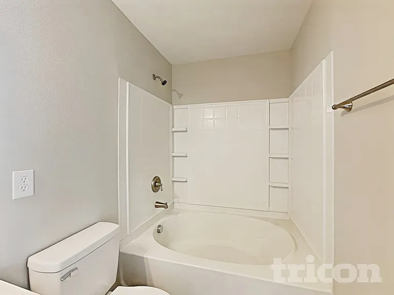 285 Aershire Ct — Photo 10