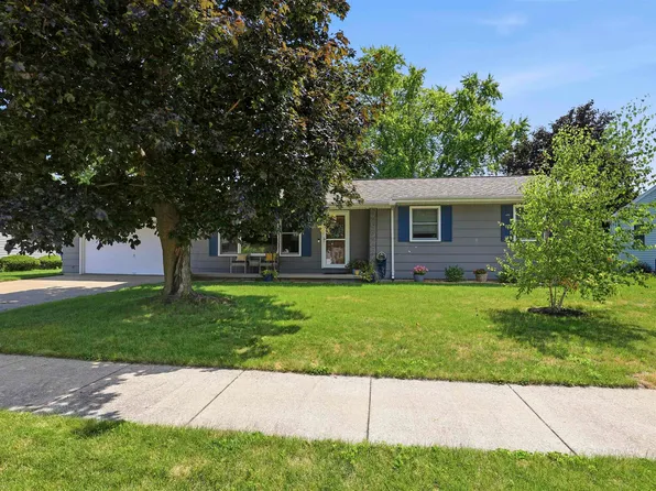 815 Eckardt Ct, Oshkosh, WI 54902