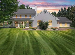 9436 Blueberry Hl, Howell, MI 48843