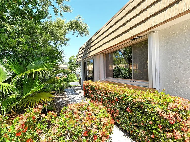 2308 Waterbluff Pl #V-304 — Photo 37