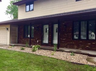 2466 Heather Rd, Green Bay, WI 54311