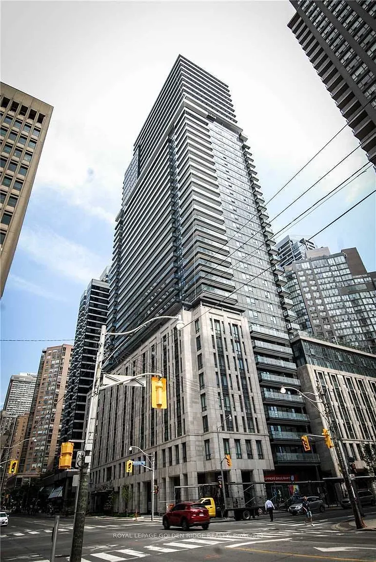 955 Bay St #1008 photo 1