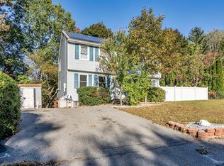7 Royal Dr, Methuen, MA 01844