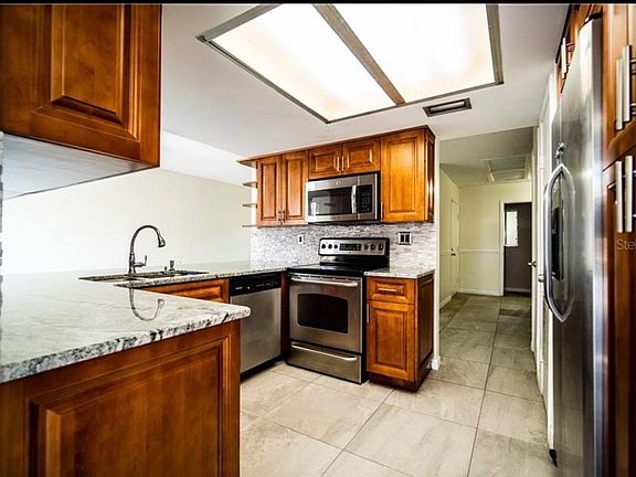 3rd image of 3113 Creekglen Ct