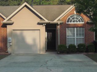 566 Cahaba Manor Dr, Pelham, AL 35124
