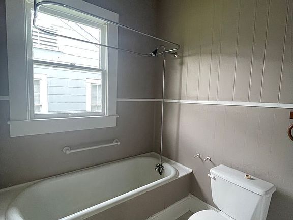 5th image of 715 Merrick St