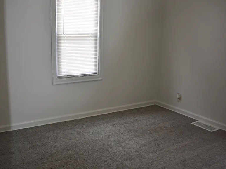 5705 Fontenelle Blvd — Photo 8