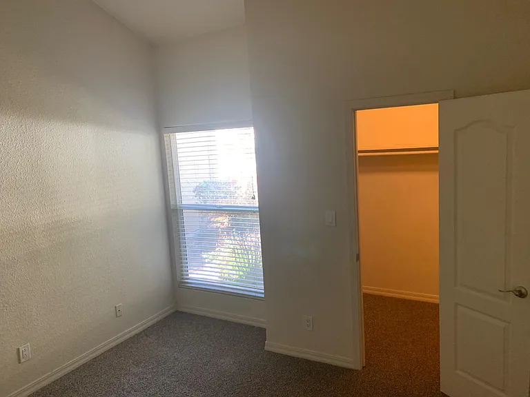 7178 N Fruit Ave #126 — Photo 8