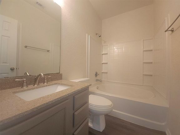 5th image of 205 Beech Dr