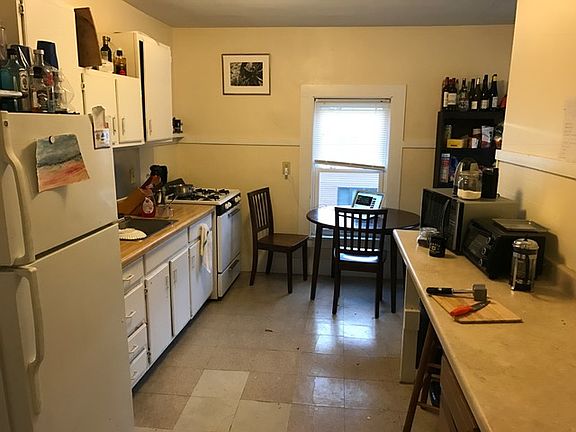 5th image of 727 Main St #2